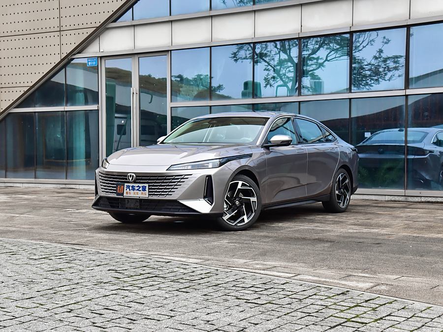 Фото 1 - Changan Yida