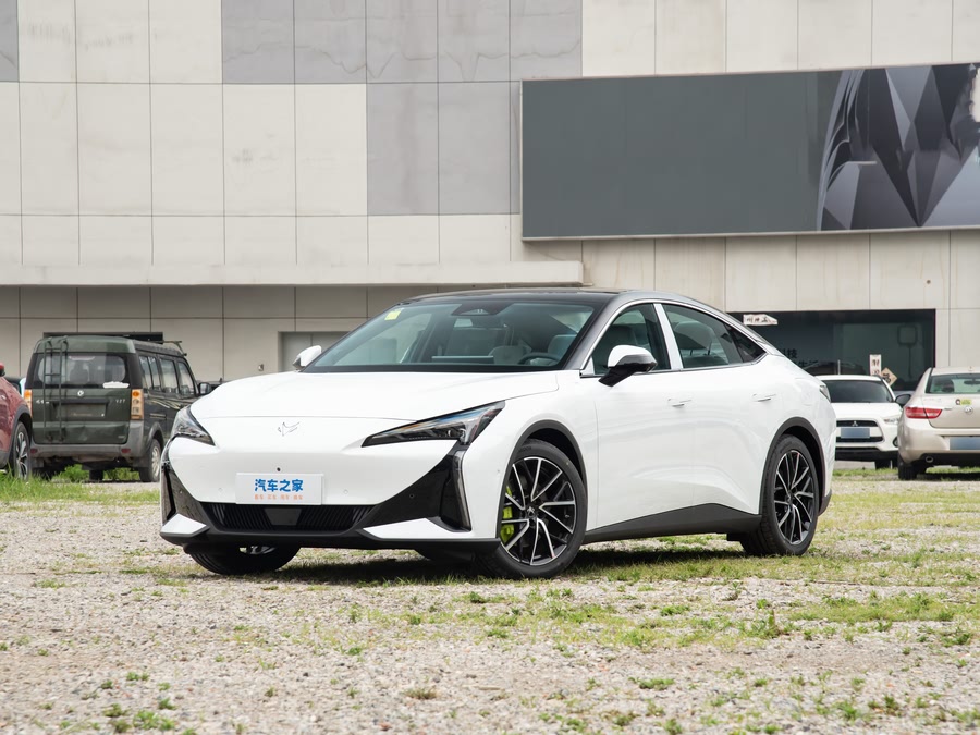 Фото 1 - BAIC Arcfox Alpha S5