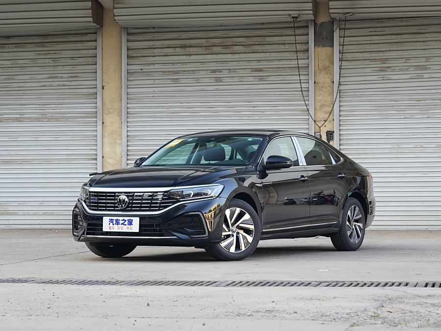 Фото 1 - Volkswagen Passat Hybrid