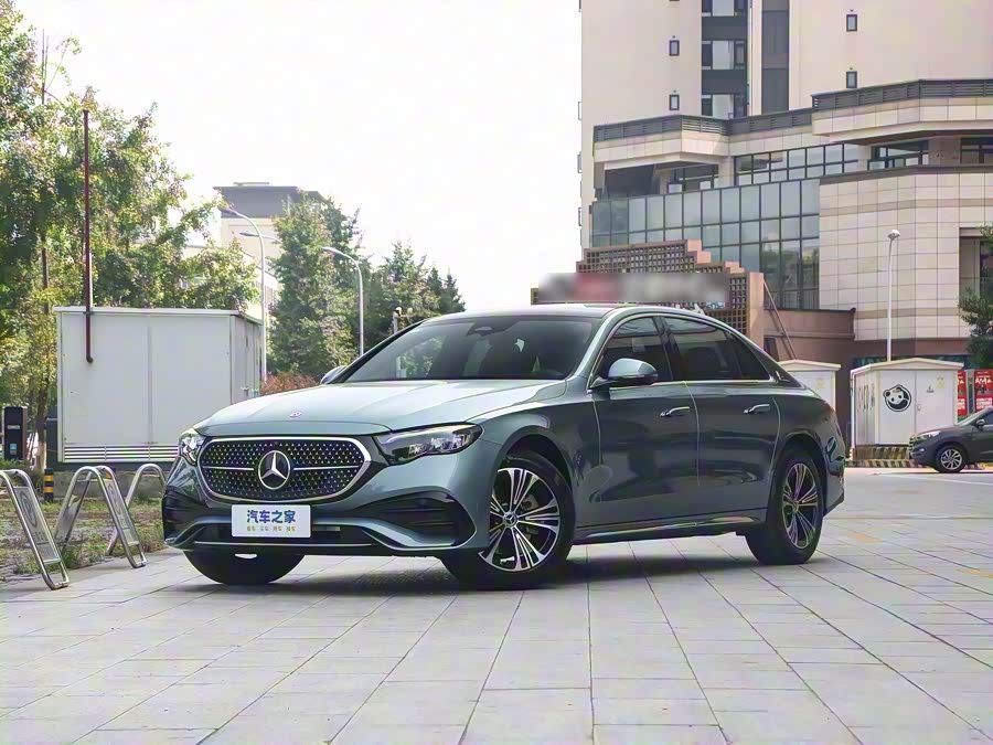 Фото 1 - Mercedes-Benz E-Class