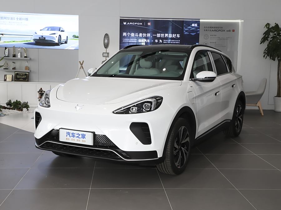 Фото 1 - BAIC Arcfox Alpha T