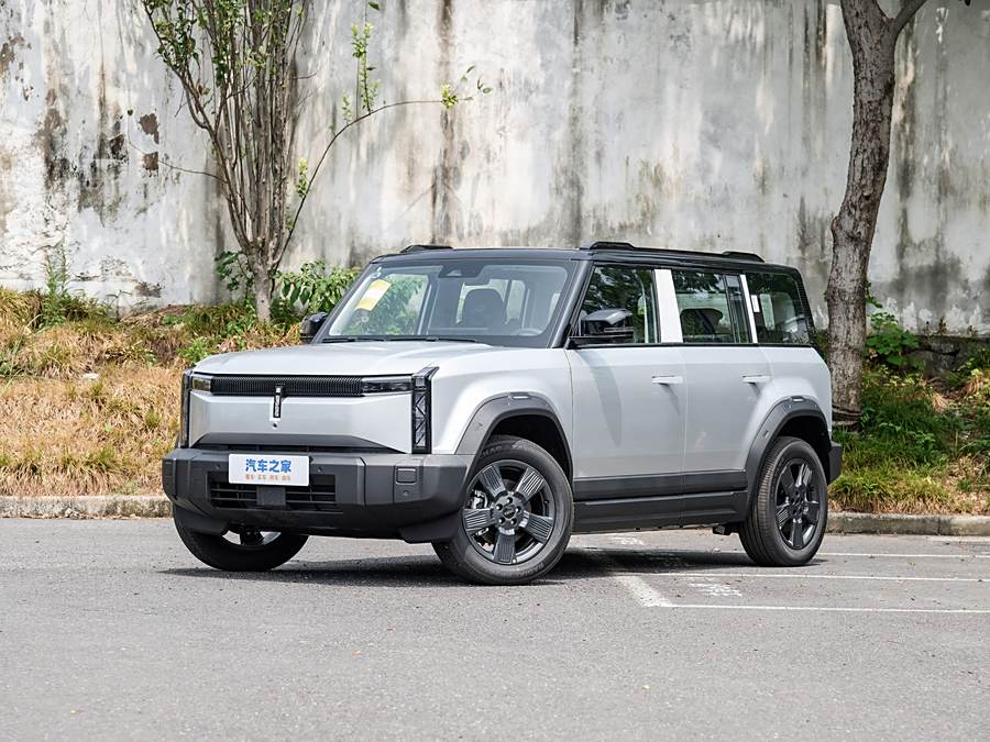 Фото 1 - Chery iCar 03