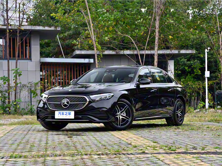 Фото 1 - Mercedes-Benz E-Class