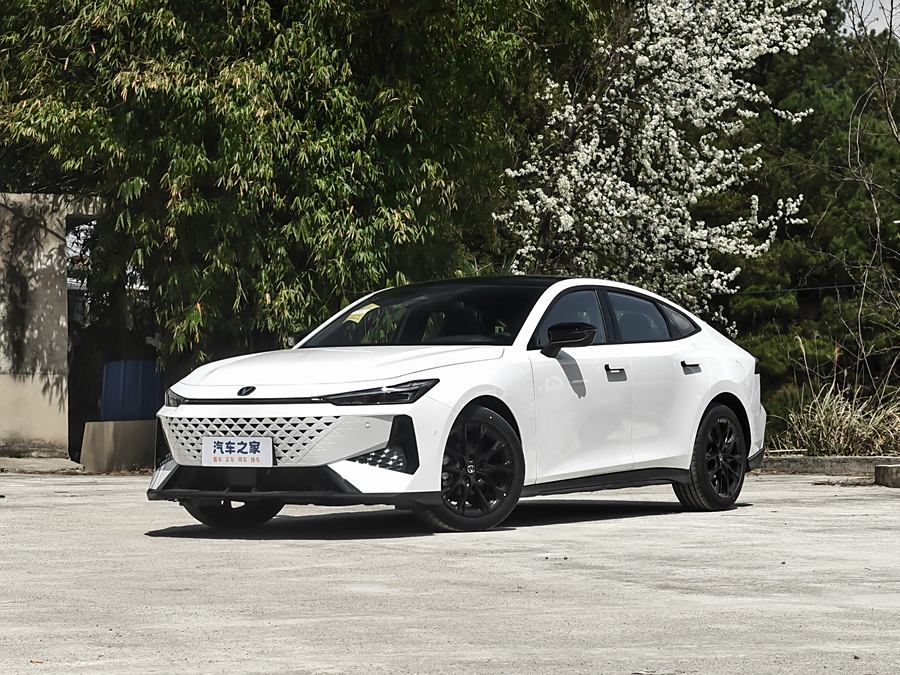 Фото 1 - Changan UNI-V