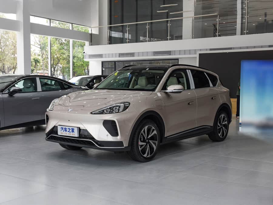 Фото 1 - BAIC Arcfox Alpha T6