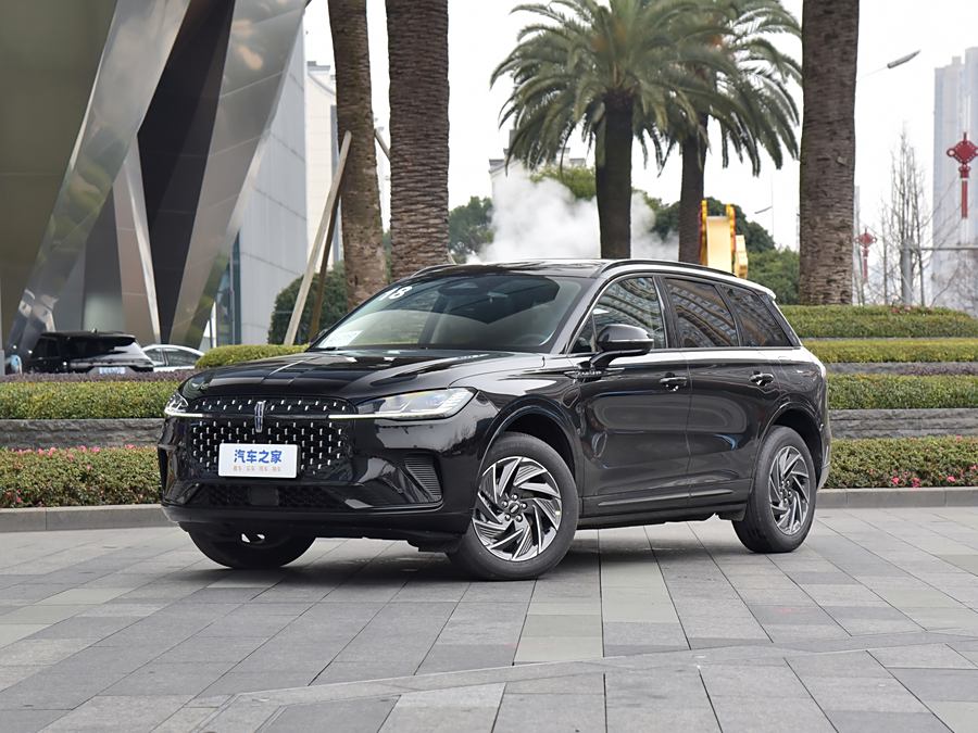 Фото 1 - Lincoln Corsair