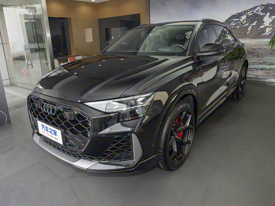 Фото 1 - Audi RS Q8