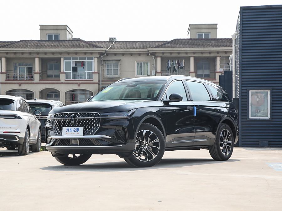 Фото 1 - Lincoln Nautilus