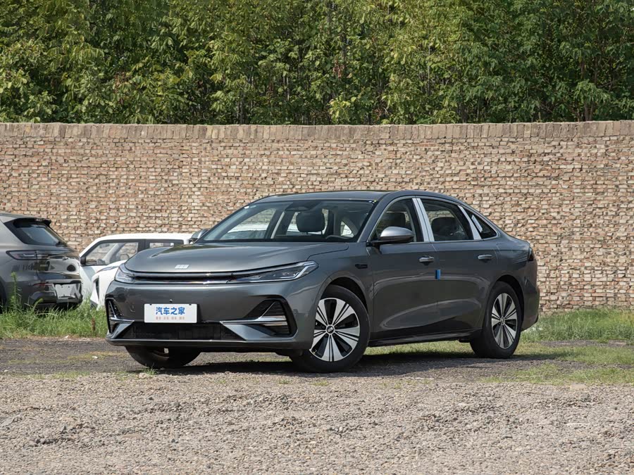 Фото 1 - Geely Galaxy A7