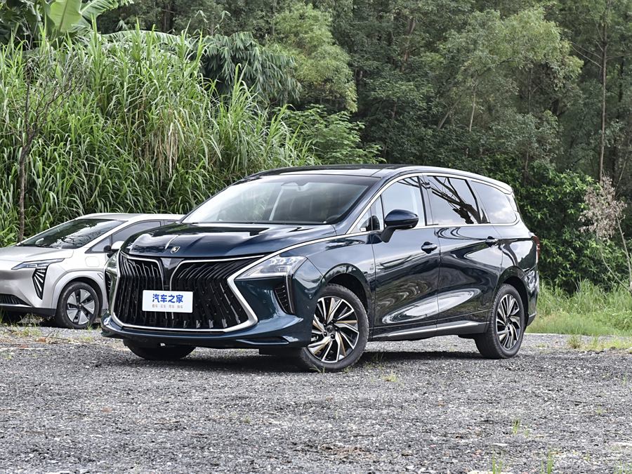 Фото 1 - Dongfeng Forthing Yacht