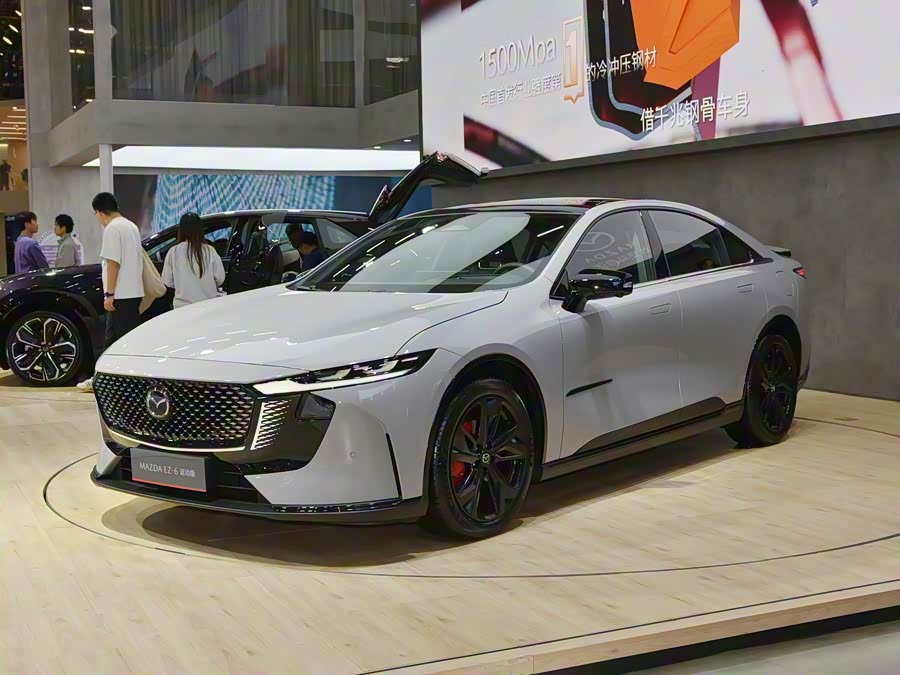 Фото 1 - Mazda EZ-6