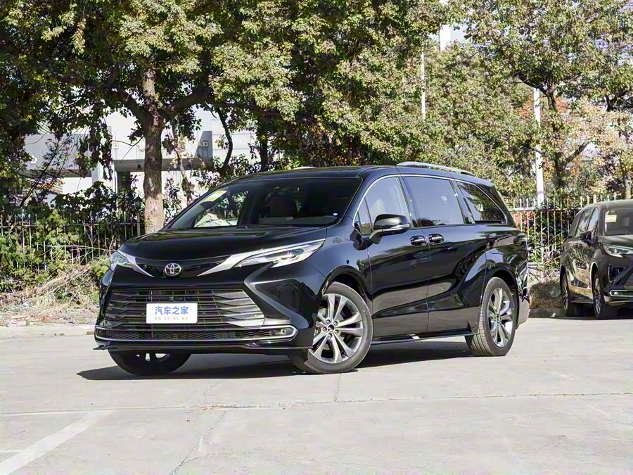 Фото 1 - Toyota Sienna