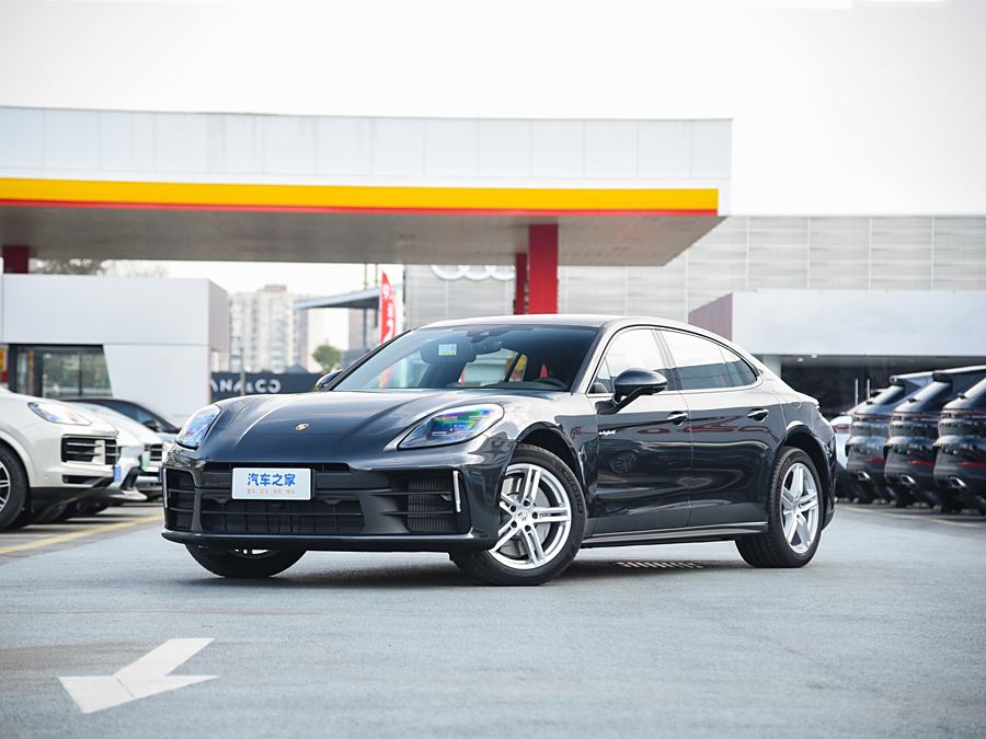 Фото 1 - Porsche Panamera Hybrid