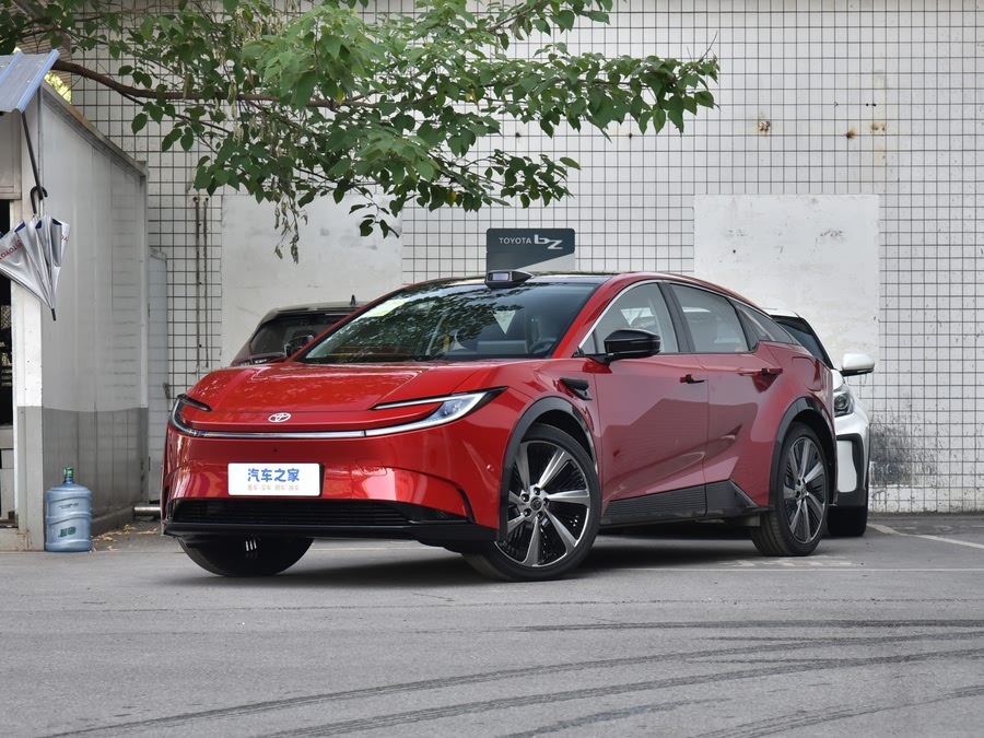 Фото 1 - Toyota bZ5