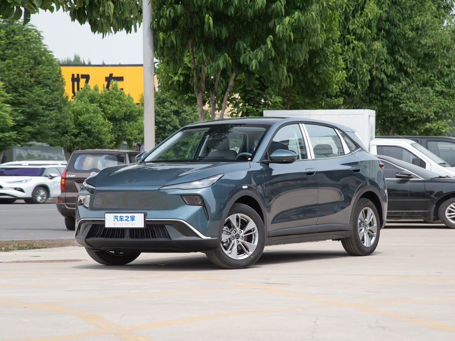 Фото 1 - Bestune 03