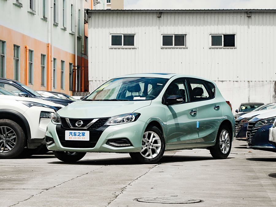 Фото 1 - Nissan Tiida