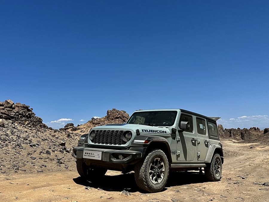 Фото 1 - Jeep Wrangler Hybrid