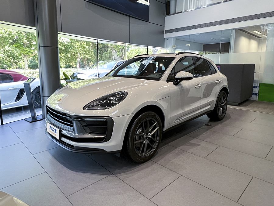Фото 1 - Porsche Macan