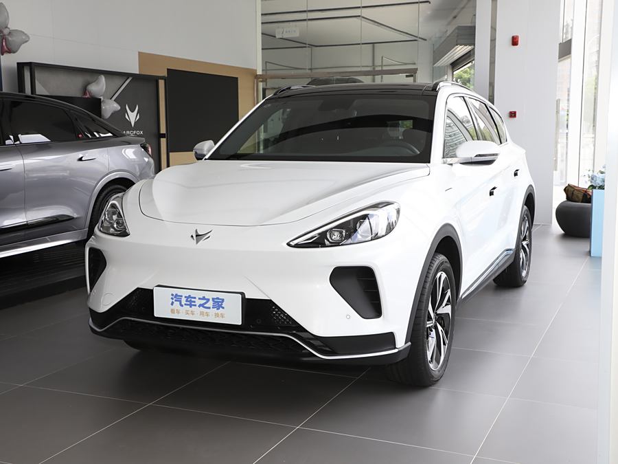 Фото 1 - BAIC Arcfox Alpha T