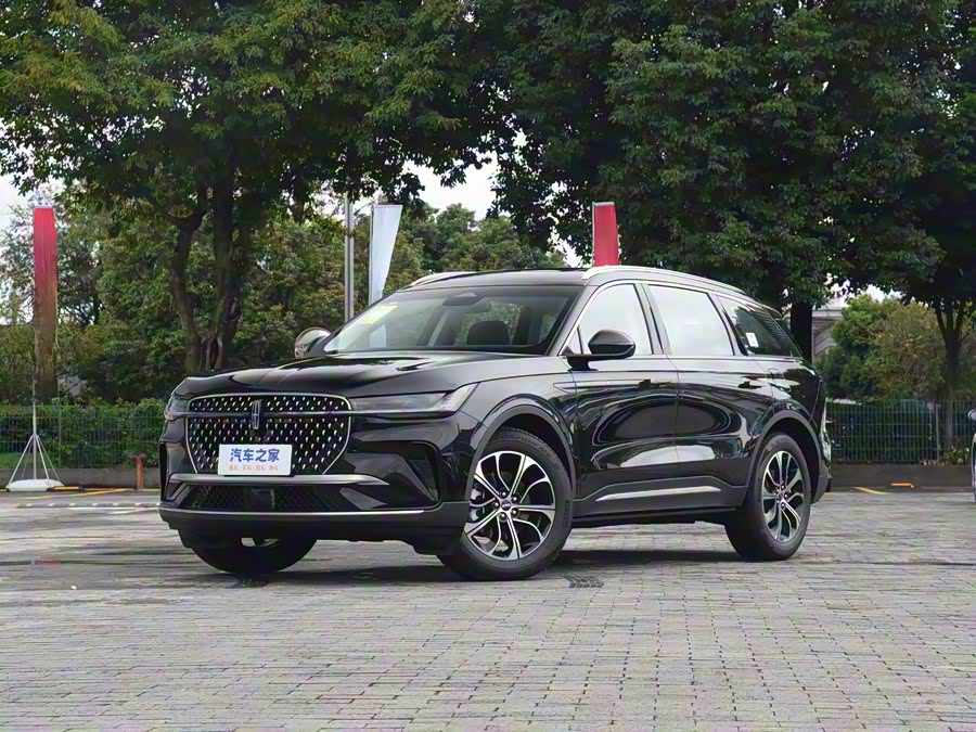 Фото 1 - Lincoln Nautilus