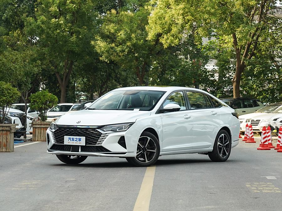 Фото 1 - Dongfeng Aeolus Yixuan Max