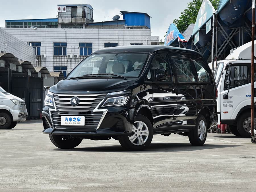 Фото 1 - Dongfeng Forthing Lingzhi M5