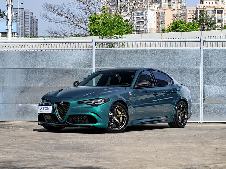 Фото 1 - Alfa Romeo Giulia