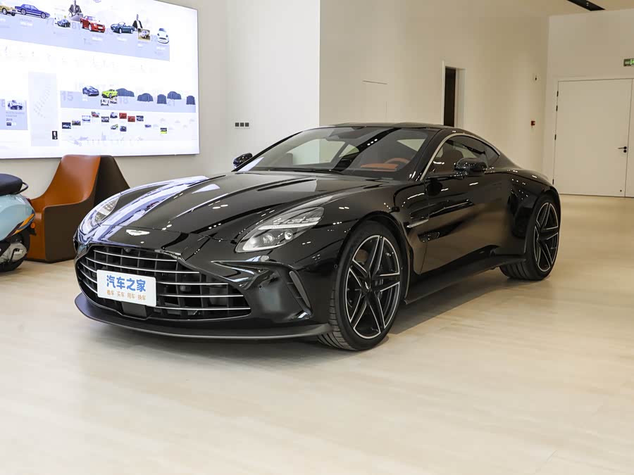 Фото 1 - Aston Martin V8 Vantage