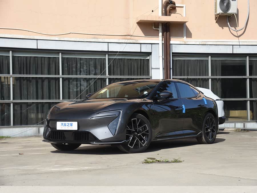 Фото 1 - Avatr 06