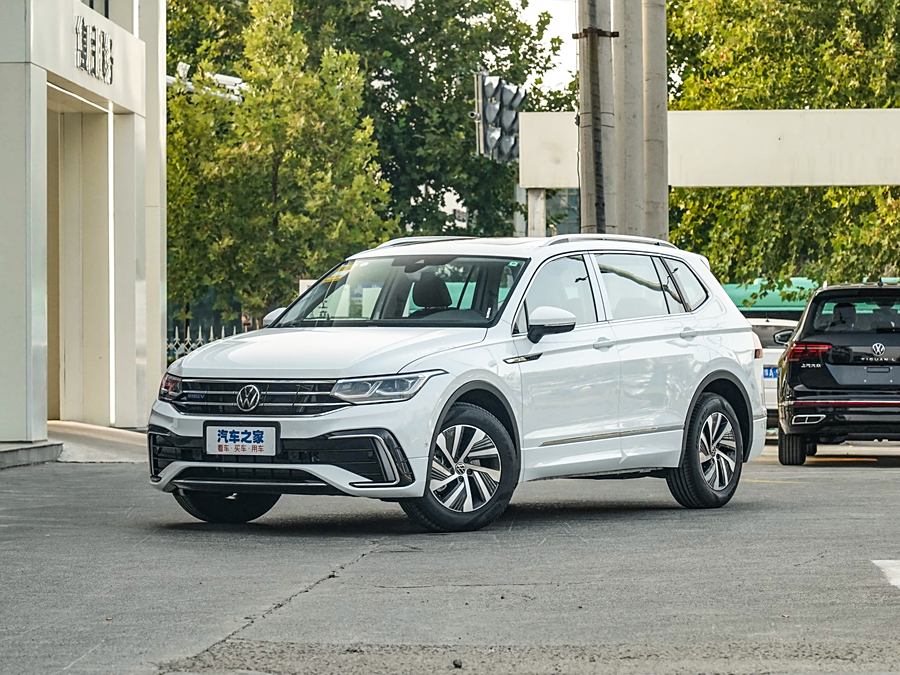 Фото 1 - Volkswagen Tiguan L Hybrid