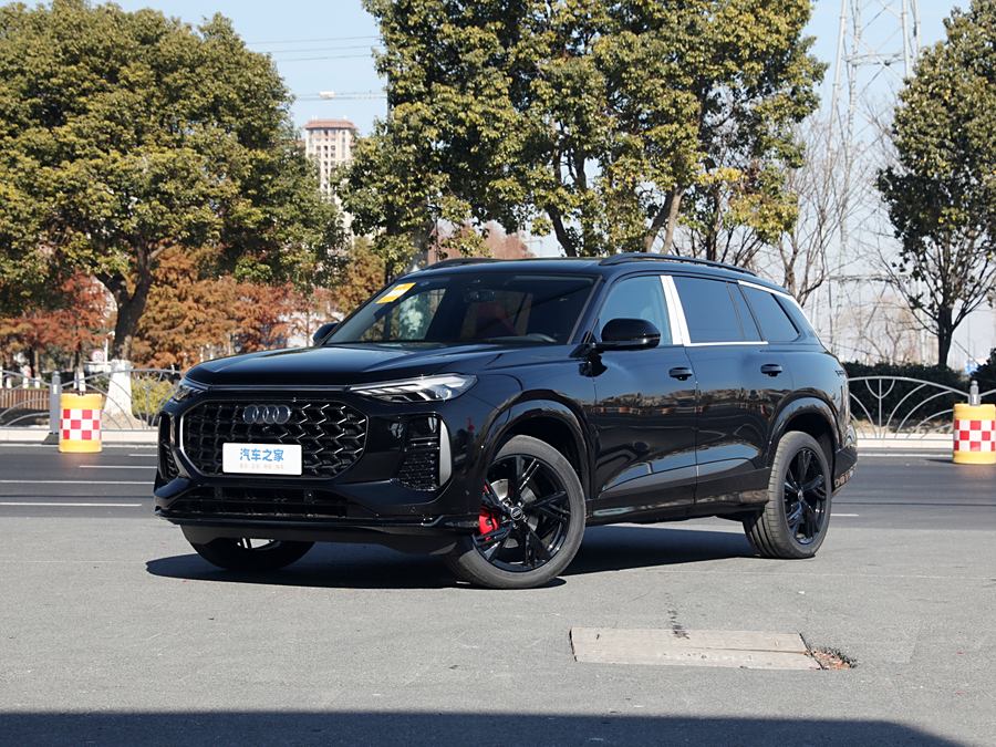 Фото 1 - Audi Q6