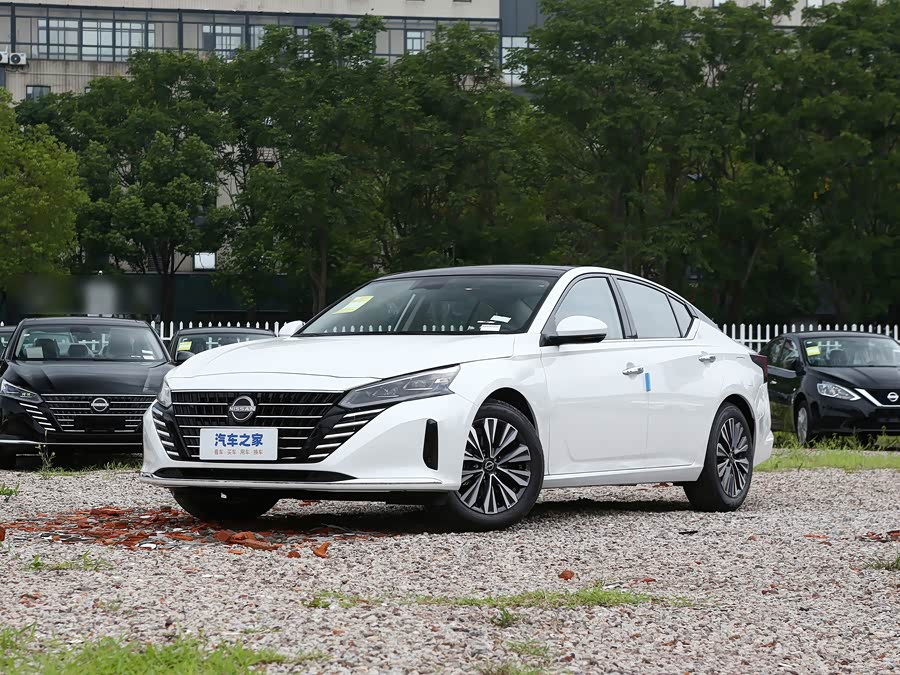 Фото 1 - Nissan Teana