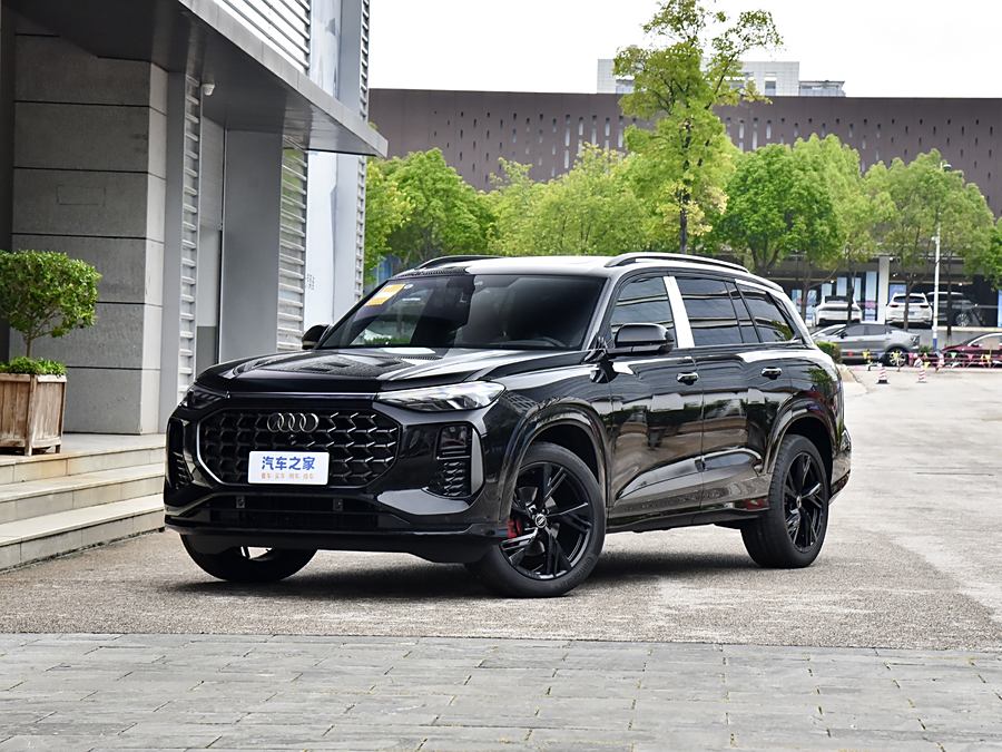 Фото 1 - Audi Q6