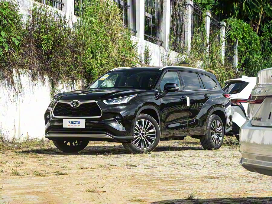 Фото 1 - Toyota Highlander