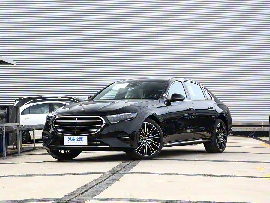 Фото 1 - Mercedes-Benz E-Class