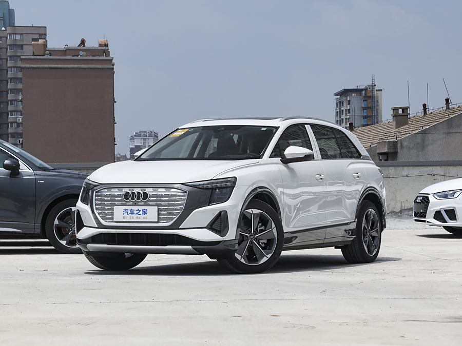 Фото 1 - Audi Q5 e-tron