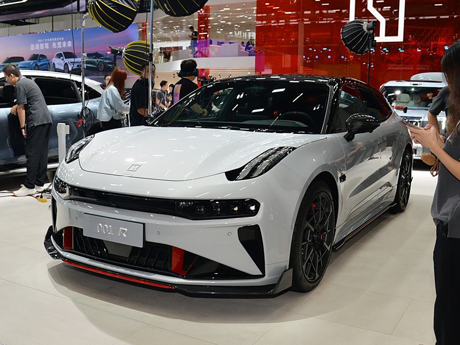 Фото 1 - Zeekr 001 FR