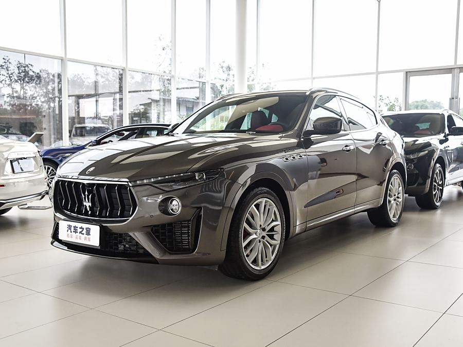 Фото 1 - Maserati Levante