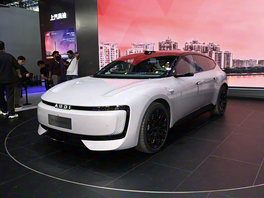 Фото 1 - Audi × SAIC E5 Sportback