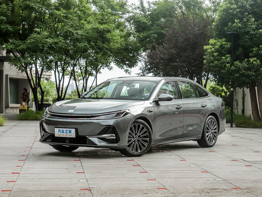 Фото 1 - Geely Galaxy A7