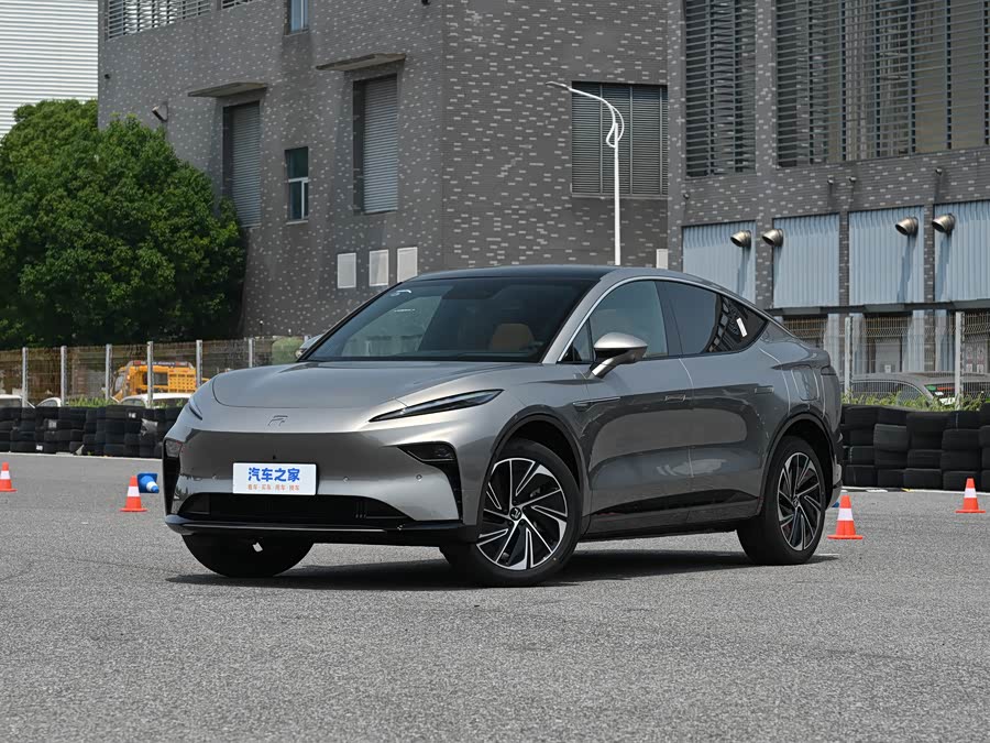 Фото 1 - Roewe R7