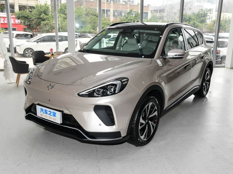 Фото 1 - BAIC Arcfox Alpha T6
