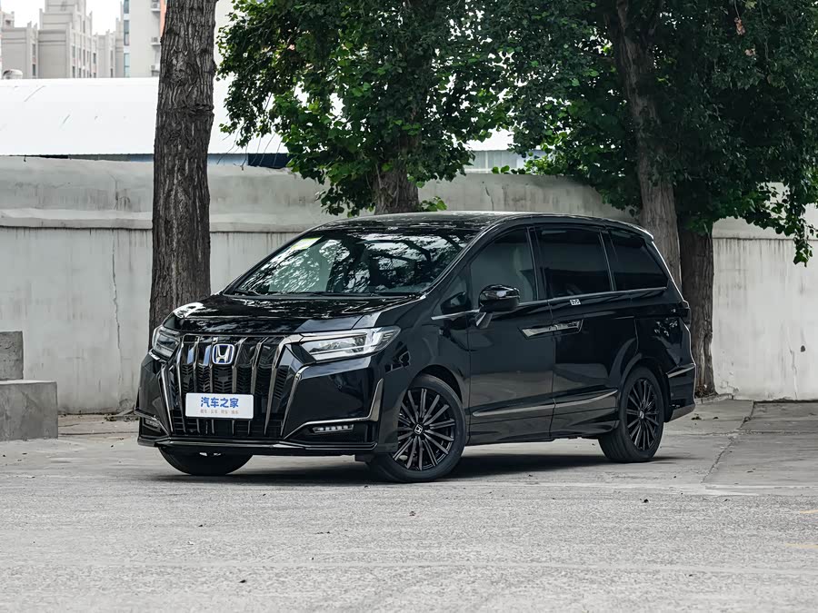 Фото 1 - Honda Elysion