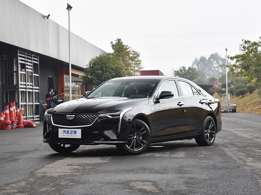 Фото 1 - Cadillac CT4