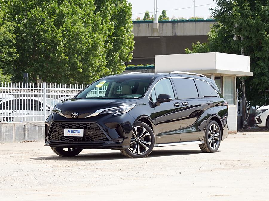 Фото 1 - Toyota Granvia