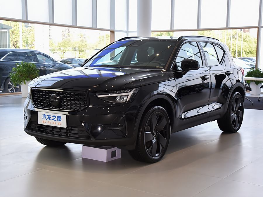Фото 1 - Volvo XC40