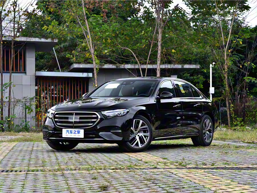 Фото 1 - Mercedes-Benz E-Class