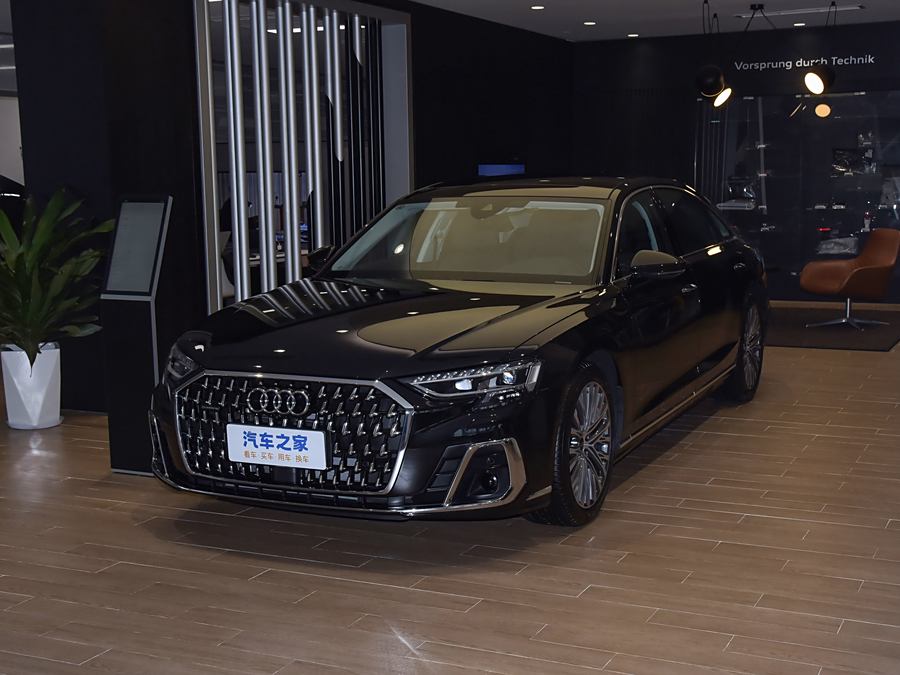 Фото 1 - Audi A8