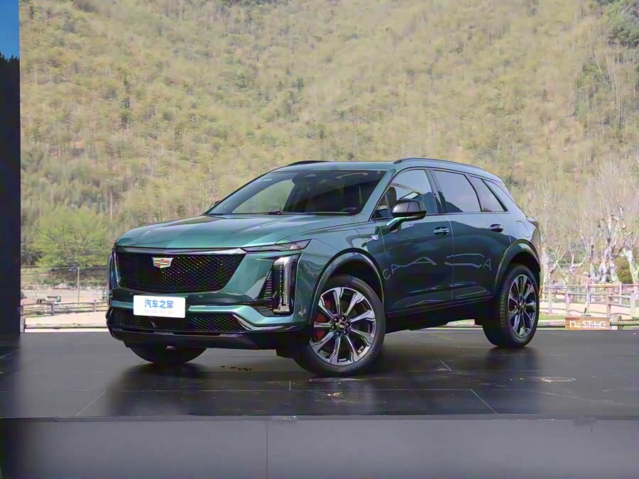 Фото 1 - Cadillac XT5