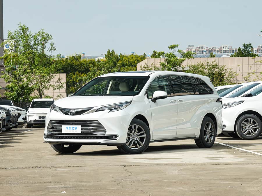 Фото 1 - Toyota Sienna